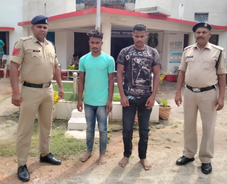 दिनदहाड़े घर से मोटरसाइकल चोरी