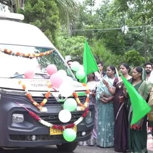 मुख्यमंत्री की पहल पर जशपुर अंचल को मिली एंबुलेंस और शव वाहन की सुविधा