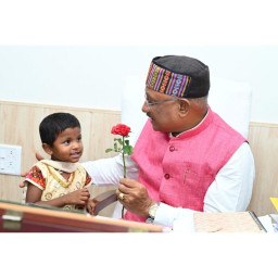 मुख्यमंत्री विष्णुदेव साय की पहल पर हुआ मासूम बिटिया नूतन के आंखों का सफल इलाज