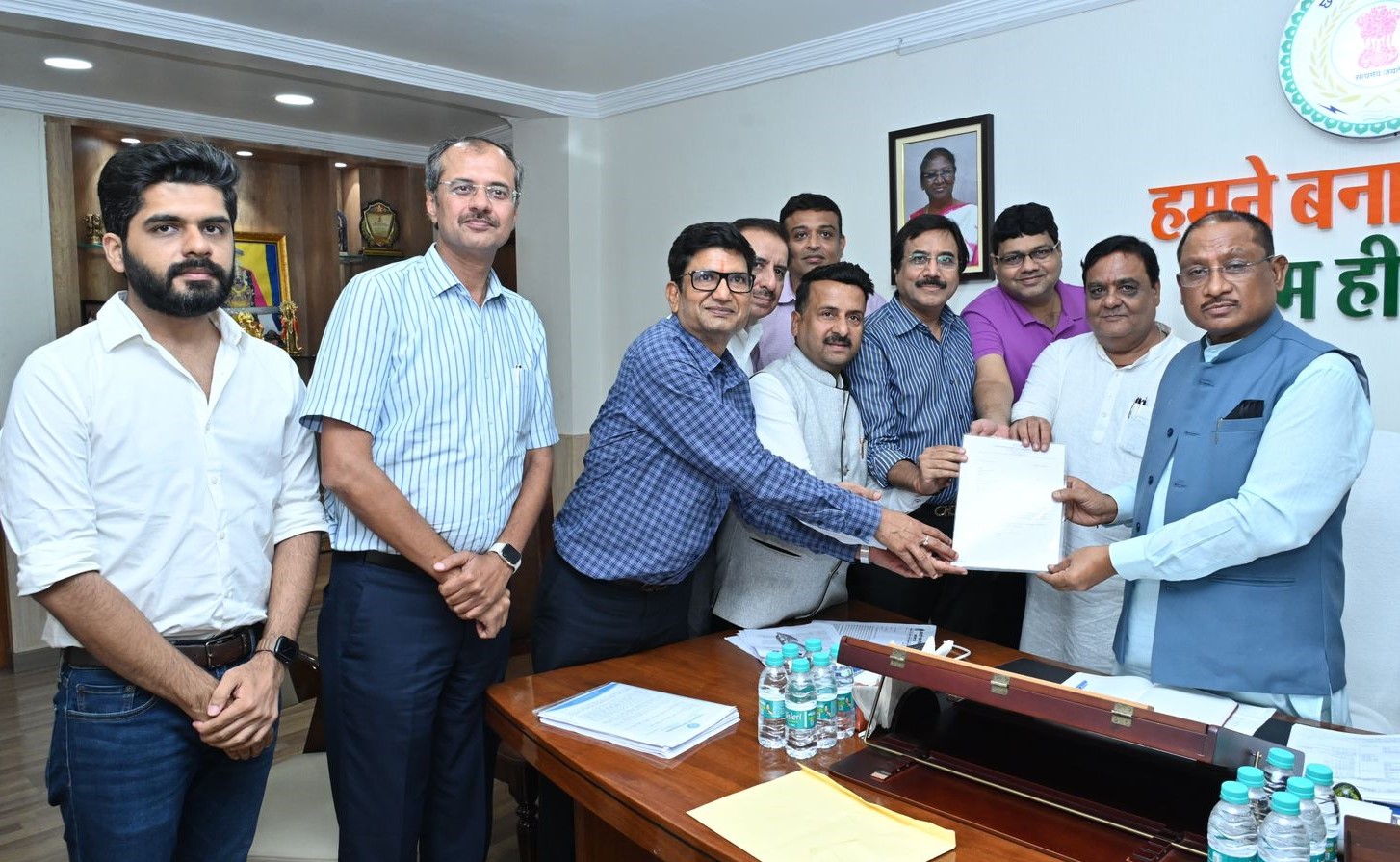 व्यापारी एकता पैनल के द्वारा जीएसटी से संबंधित ज्ञापन मुख्यमंत्री एवं वितमंत्री को सौंपा गया, हुई त्वरित कार्यवाही