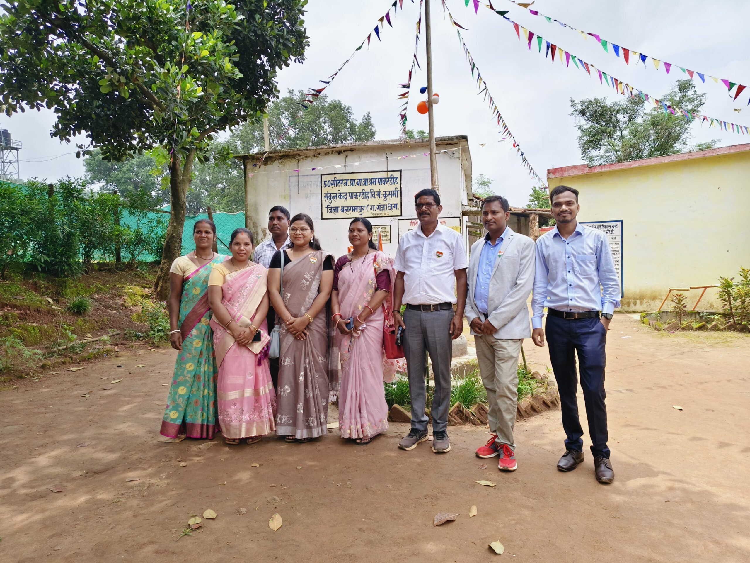 शासकीय  माध्यमिक एवं प्राथमिक शाला  पाकरडीह  में  धूमधाम से  मनाया स्वतंत्रता दिवस 