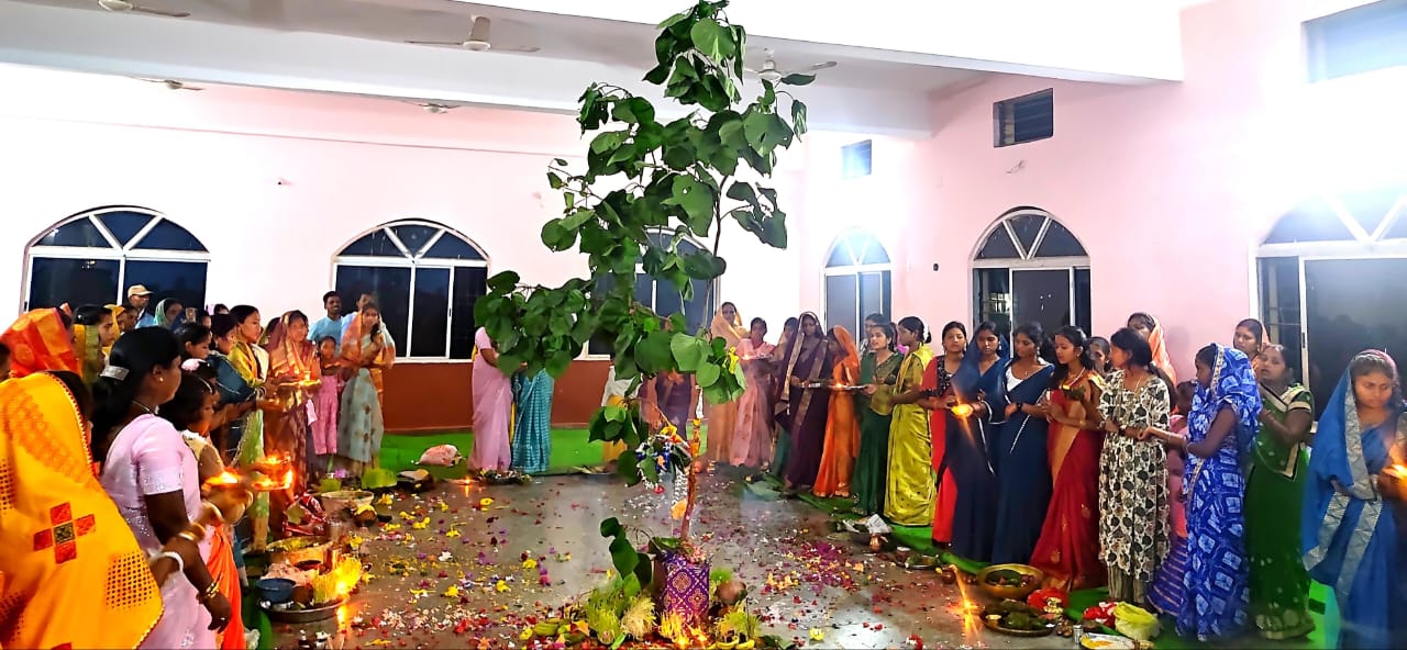 हाय रे हाय करम राजा लोकगीत में झूमें जशपुरियां