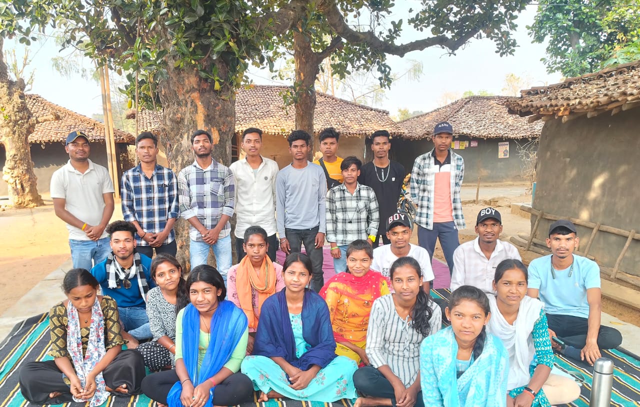 गोंड यूथ स्टूडेंट्स जशपुर ने किया शैक्षणिक परिचर्चा