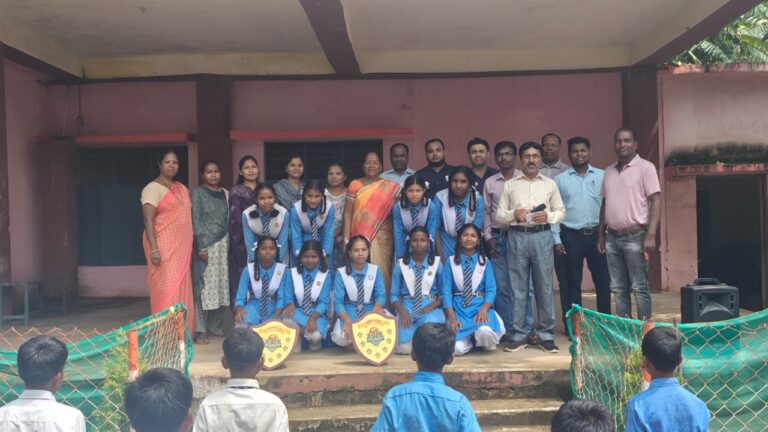जिला स्तरीय वॉलीबॉल प्रतियोगिता में बासनताला की छात्राओं का दबदबा