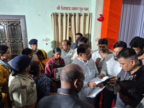 मुख्यमंत्री से मिले एनएचएम कर्मचारी, नियमितीकरण की मांग पर मिला आश्वासन