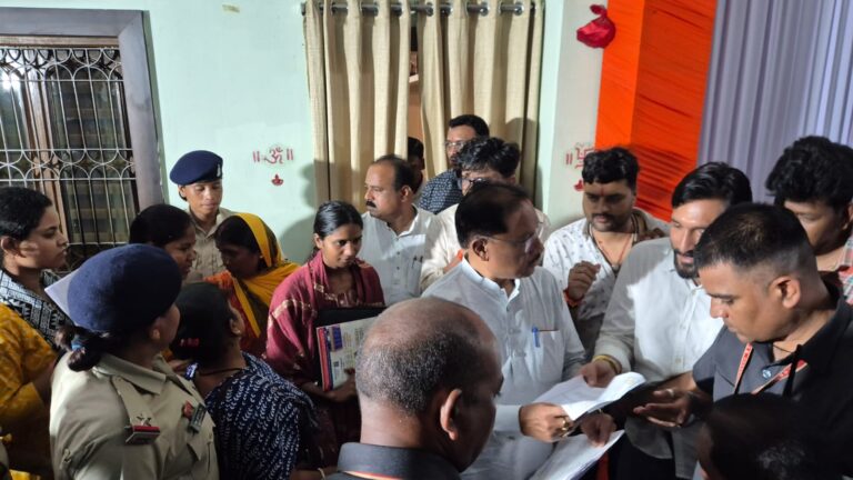 मुख्यमंत्री से मिले एनएचएम कर्मचारी, नियमितीकरण की मांग पर मिला आश्वासन