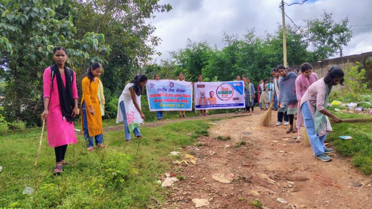 कन्या महाविद्यालय में स्वच्छता रैली, खेल प्रतियोगिता और स्वास्थ्य सेमिनार
