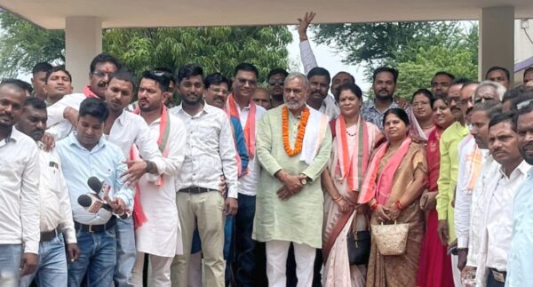 छत्तीसगढ़ प्रदेश साहू संघ के नवनिर्वाचित अध्यक्ष डॉ. नरेन्द्र साहू का सिमगा में भव्य स्वागत