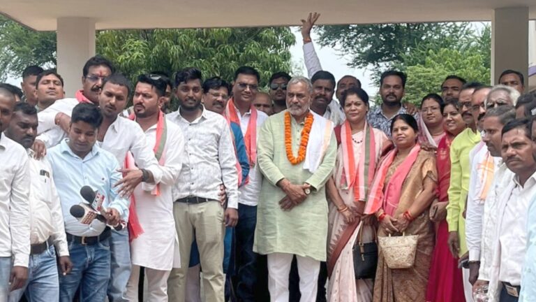 छत्तीसगढ़ प्रदेश साहू संघ के नवनिर्वाचित अध्यक्ष डॉ. नरेन्द्र साहू का सिमगा में भव्य स्वागत