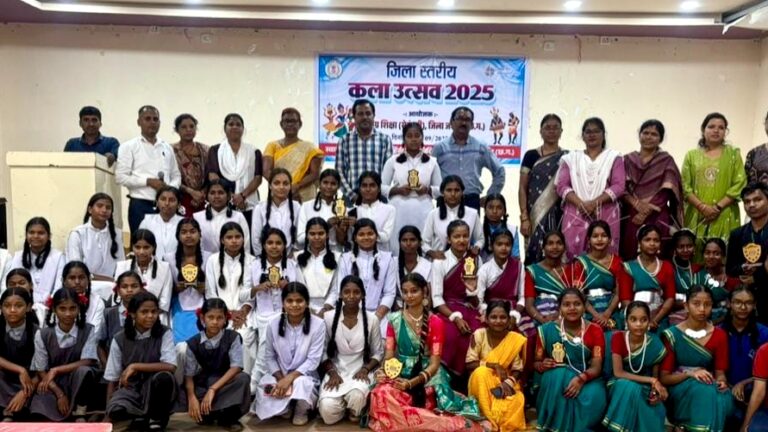 जशपुर में जिला स्तरीय कला उत्सव 2025 का भव्य आयोजन