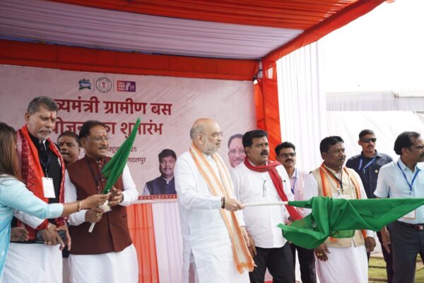 अमित शाह ने शुरू की मुख्यमंत्री ग्रामीण बस योजना, 250 गांवों तक पहुंचेगी बस सेवा