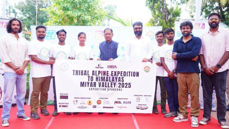 5350 मीटर ऊँचाई पर ट्रैकिंग, रॉक और आइस क्लाइंबिंग