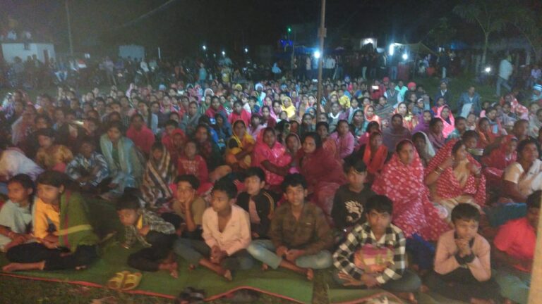 दशहरा पर्व पर लोकरंग छत्तीसगढ़िया कार्यक्रम से गूँजा बनियाडीह