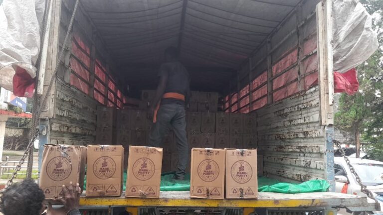 जशपुर में  22 लाख का   अवैध अंग्रेजी शराब पकड़ाया