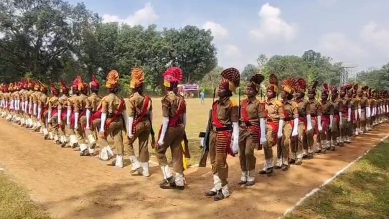 नवनियुक्त महिला नगर    सैनिकों  का दीक्षांत समारोह रानी बगीचा में संपन्न