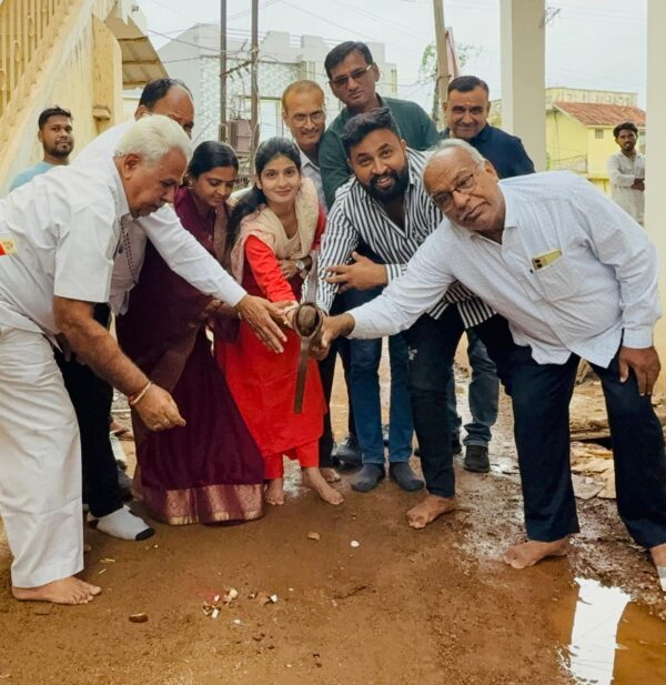 झूलेलाल वार्ड में हुआ सीसी रोड निर्माण का शुभारंभ ,नागरिकों ने जताया आभार