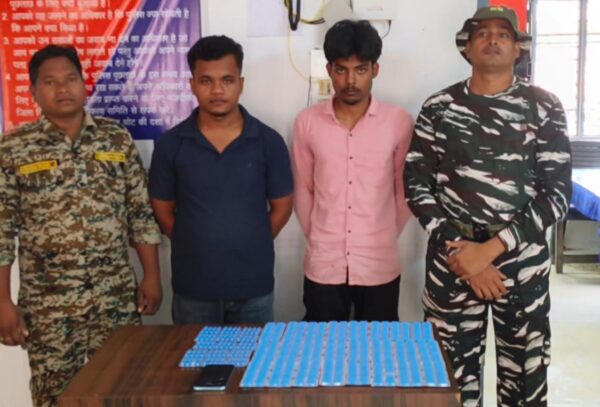 स्कूटी की डिक्की से नशीली कैप्सूल 30 पत्ता  SPASMO PROXYVON PIUS मिला