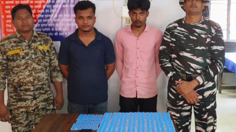 स्कूटी की डिक्की से नशीली कैप्सूल 30 पत्ता  SPASMO PROXYVON PIUS मिला