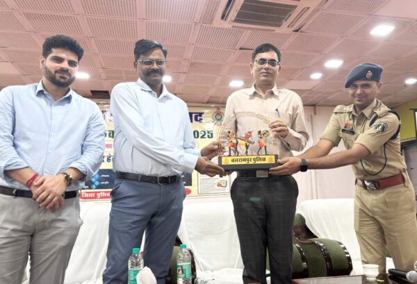 आईजी सरगुजा  दीपक झा ने  साइबर सुरक्षा पर की  संवाद