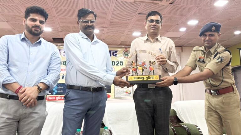 आईजी सरगुजा  दीपक झा ने  साइबर सुरक्षा पर की  संवाद