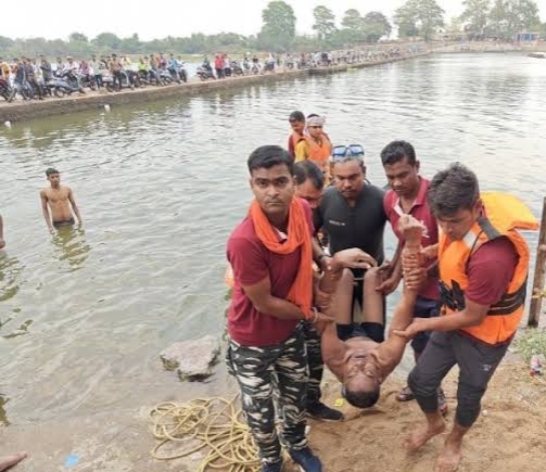 शिवनाथ नदी में डूबने से तीन की मौत, एक युवक को  जीवन दान