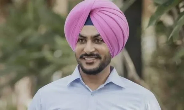 दस दिन से जिंदगी और मौत की जंग लड़ रहा पंजाबी सिंगर राजवीर जवंदा का निधन