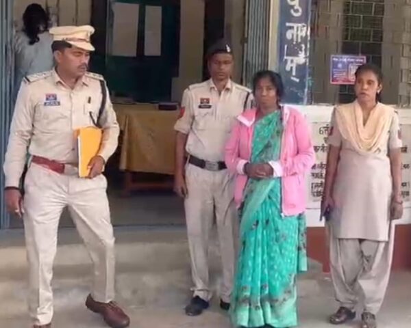 पति  की हत्या कर शव को सूटकेस में बंद करने वाली महिला गिरफ्तार