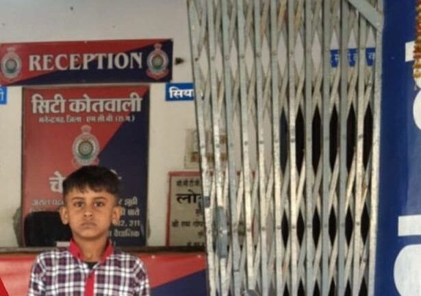 शिक्षिका ने पहली कक्षा के छात्र को मारा थप्पड़, सिर में आई चोट