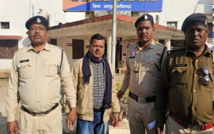 शिक्षक ने गरीबी और कमजोरी देखकर छात्रा से किया दुष्कर्म