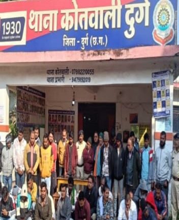 दुर्ग में 40 जुआड़ी गिरफ्तार, 11.30 लाख जप्त