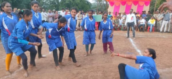 बोराई के बुडरा गांव में सामुदायिक पुलिसिंग के तहत कबड्डी टूर्नामेंट आयोजित