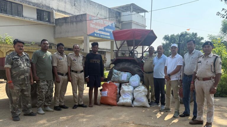 ट्रॉली के नीचे बने गुप्त चेंबर में छिपाकर ले जा रहें  गांजा