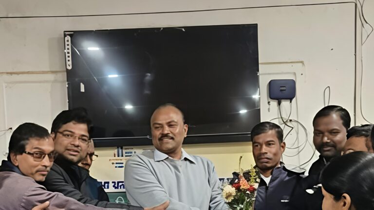 मनोरा में नव पदस्थ BEO तरुण कुमार पटेल का  किया  स्वागत