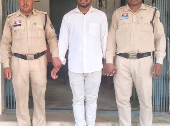 फर्जी RTI एक्टिविस्ट ने पंचायत सचिवों को बर्खास्तगी की दी धमकी