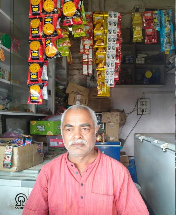 डेयरी दुकान में ब्लड बैंक सेवा केंद्र, इंसानियत की अनोखी मिसाल