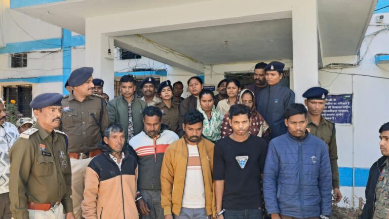 मां व  03 साल के बच्चे की नृशंस हत्या, शव नदी-तालाब में फेंके