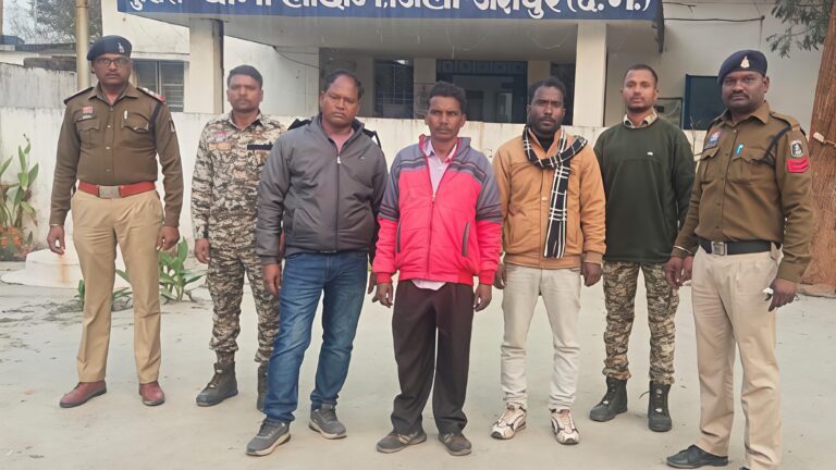 नकली सोने की बिस्किट के सौदागर ,10 लाख रुपये ठगी प्रयास 