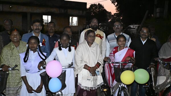सरस्वती साइकिल योजना में मिली साइकिल ,27 छात्राएं करेंगी सवारी