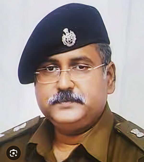 वरिष्ठ पुलिस अधिकारी आईपीएस प्रखर पांडेय का  हृदयघात से निधन