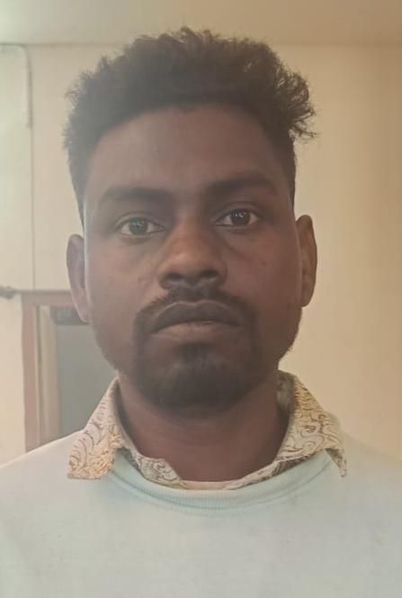 खुद को डॉ•  बताकर   ईलाज के बहाने किया दुष्कर्म