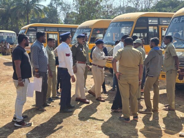 परिवहन विभाग द्वारा स्कूल वाहनों का निरीक्षण, चालकों का स्वास्थ्य परीक्षण