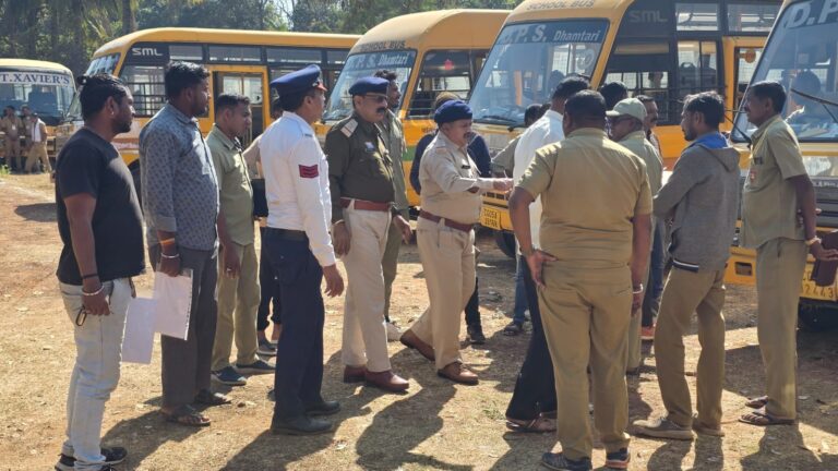 परिवहन विभाग द्वारा स्कूल वाहनों का निरीक्षण, चालकों का स्वास्थ्य परीक्षण