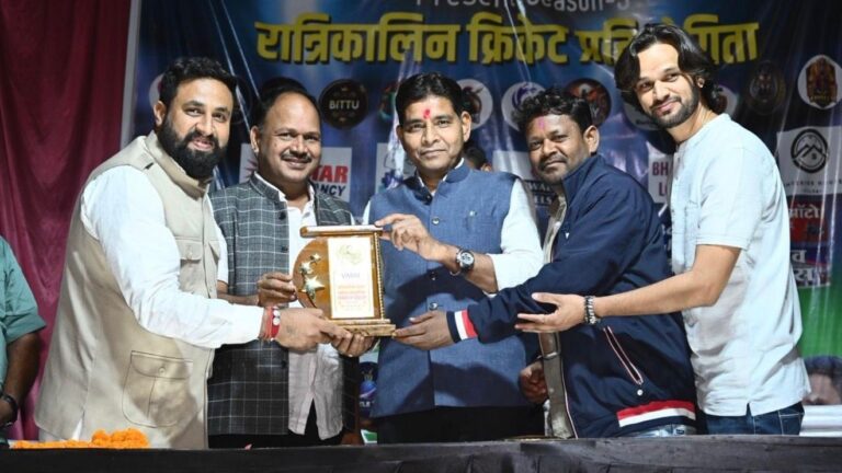 मंत्री टंक राम वर्मा व सांसद प्रतिनिधि अनिल अग्रवाल ने किया खिलाड़ियों का सम्मान