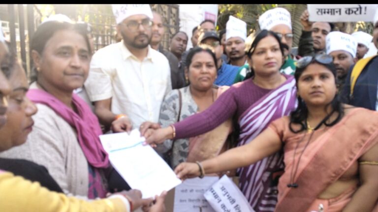 छत्तीसगढ़ सहायक शिक्षक / समग्र शिक्षक फेडरेशन ने कहा वादा निभाओं मोदी की गारंटी लागू करों…