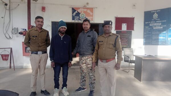 धान की राशि निकालने आएं किसान से दिनदहाड़े 49 हजार की ठगी