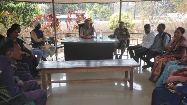 धमतरी के  बोराई थाना परिसर में होली को लेकर शांति समिति की बैठक